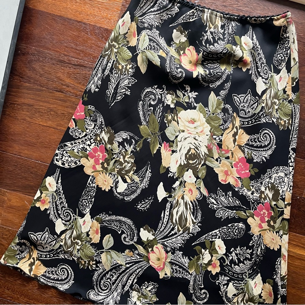 VINTAGE floral lace slip midi skirt - Picture 5 of 9